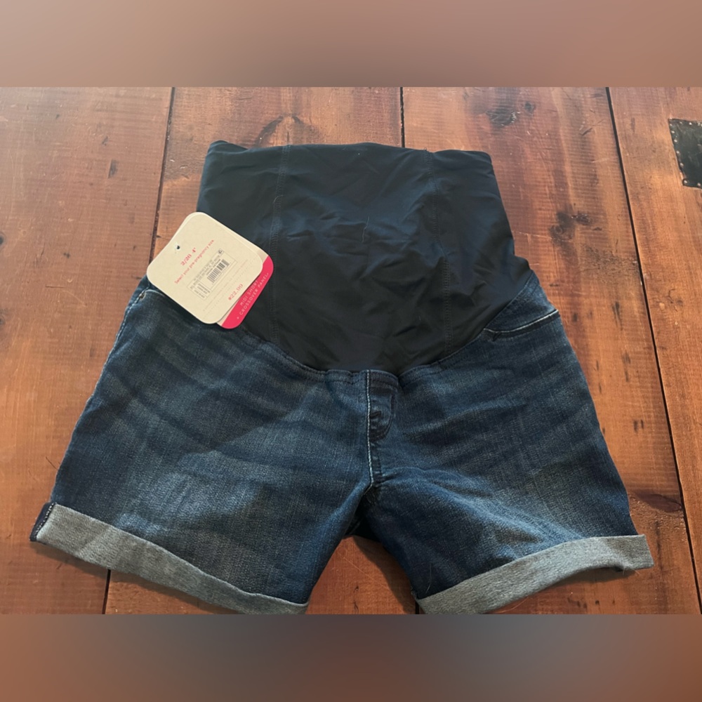 Maternity shorts